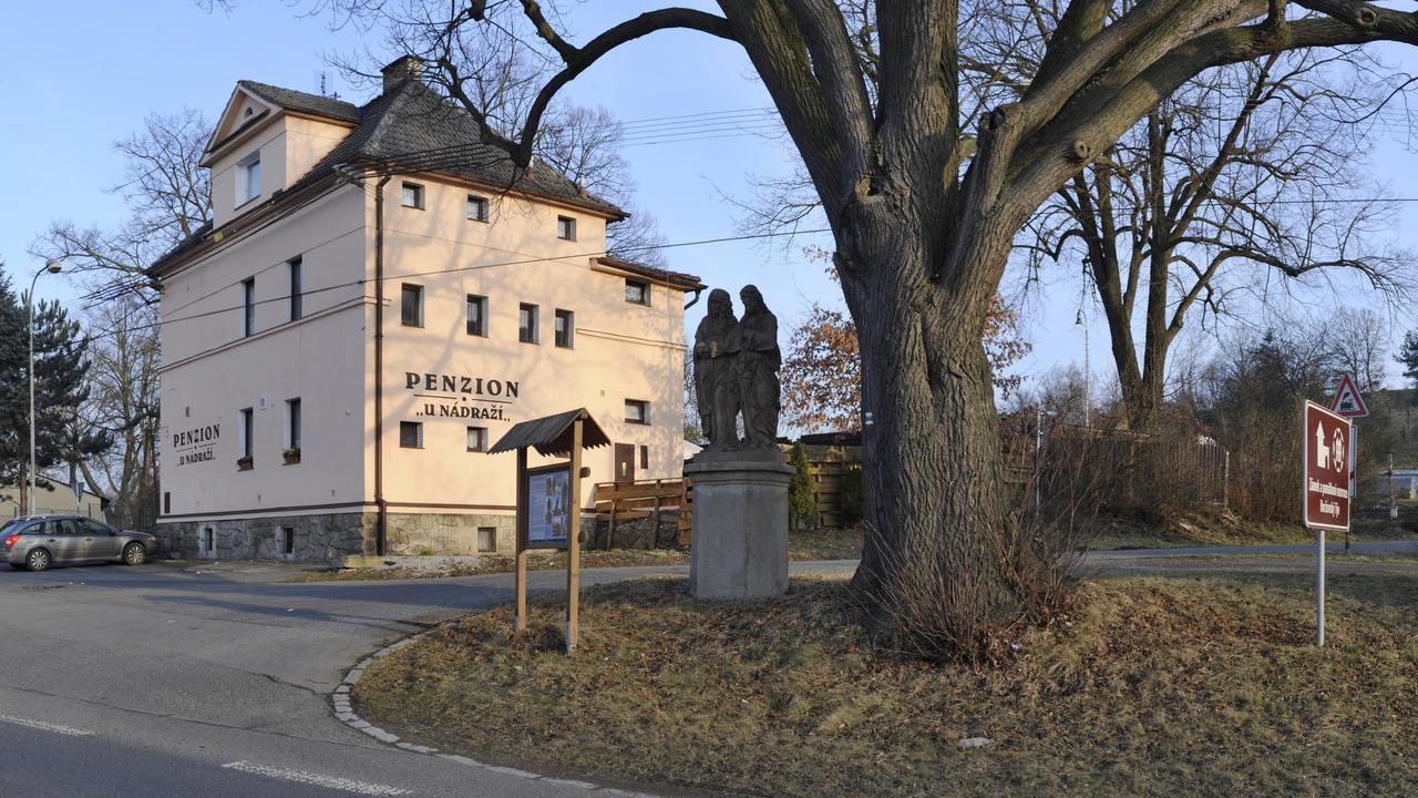 Penzion "U Nadrazi" Horšovský Týn Екстериор снимка